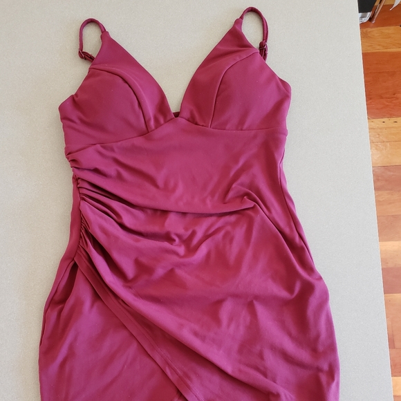 Disbest Dress - Picture 1 of 7